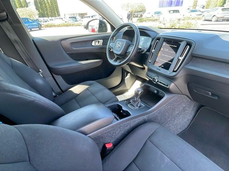 Volvo XC40 T2 Momentum AUTOCARRO