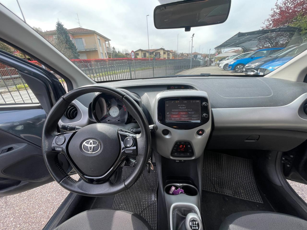 Toyota Aygo 1.0 VVT-i 69 CV 5 porte x-play