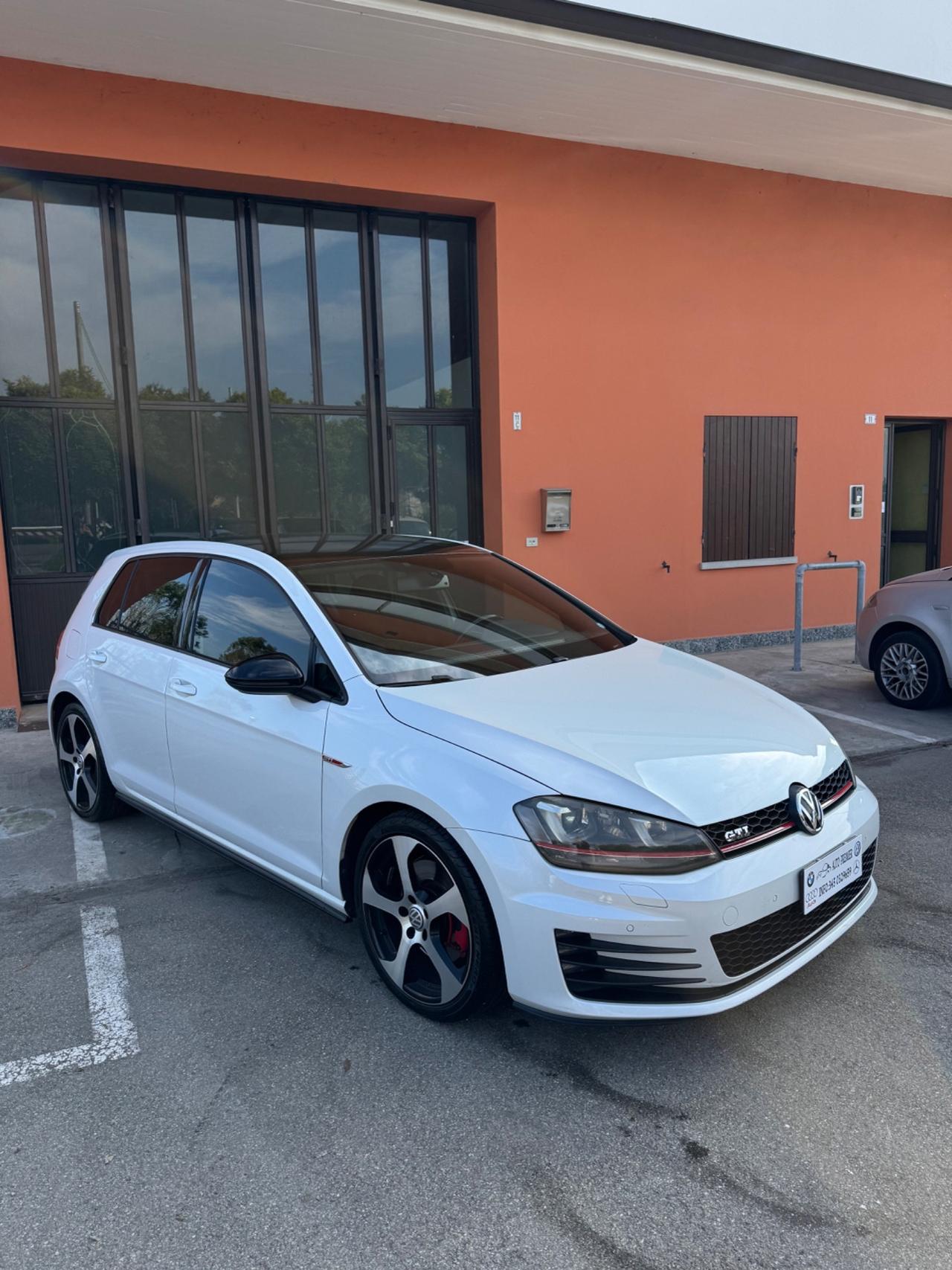 Volkswagen Golf 7 GTI 2.0 TSI DSG 5p.