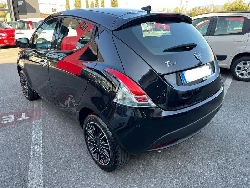 Lancia Ypsilon 1.0 FireFly 70cv Hybrid Silver Plus