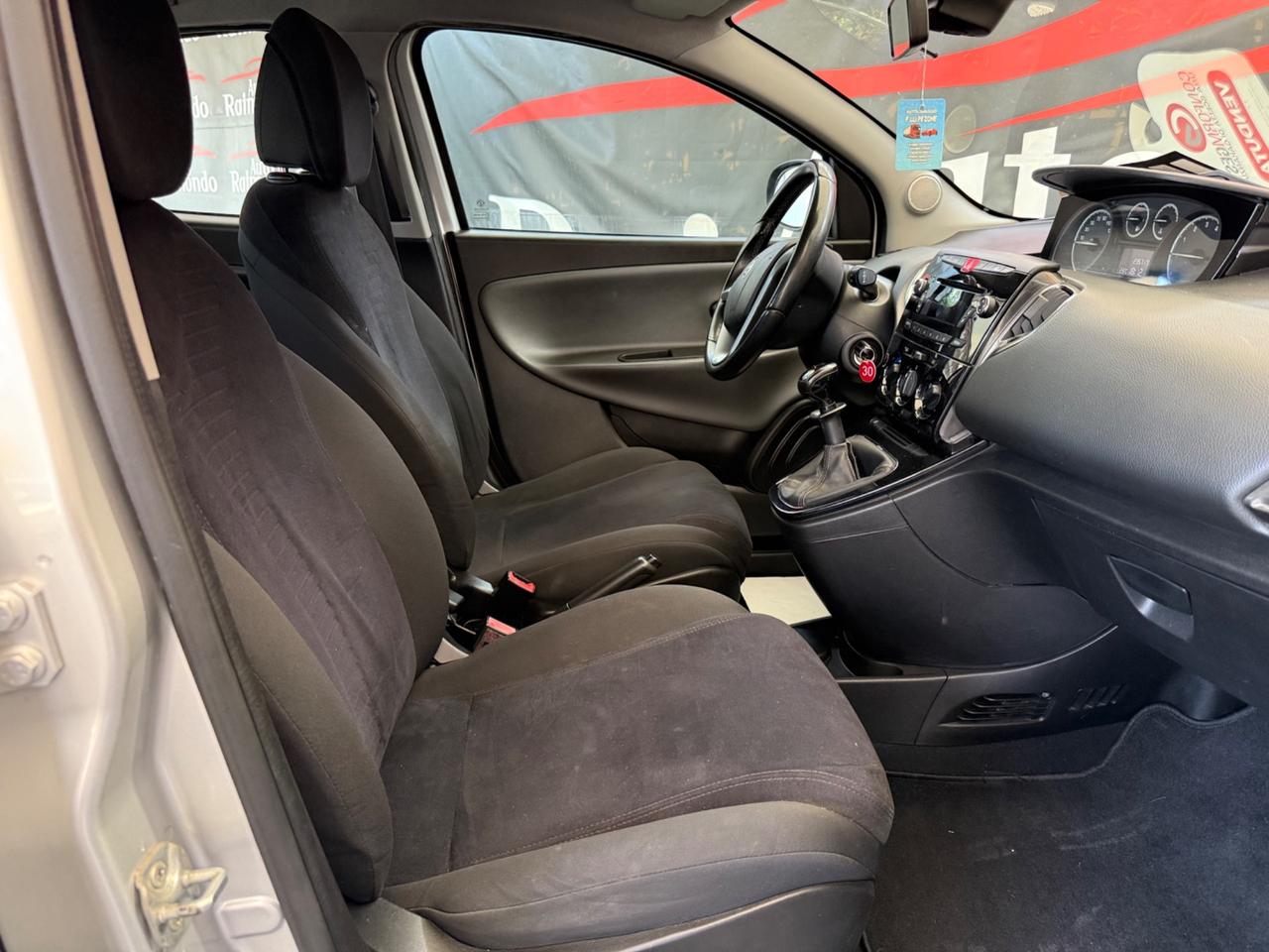 Lancia Ypsilon 1.2 GPL Platinum