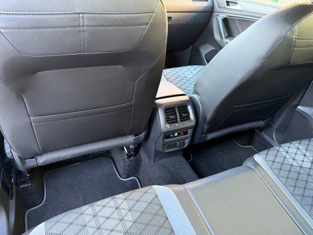 VOLKSWAGEN Tiguan 4 motion R-line 2.0 TDI 150 CV SCR DSG 4MOTION R-Line