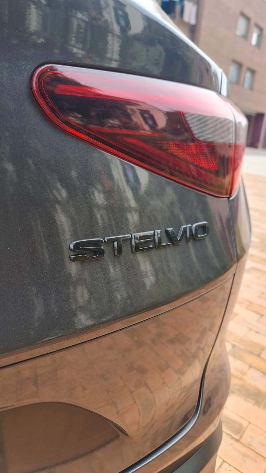 Alfa Romeo Stelvio 2.2 Turbodiesel 190 CV AT8 RWD Sprint