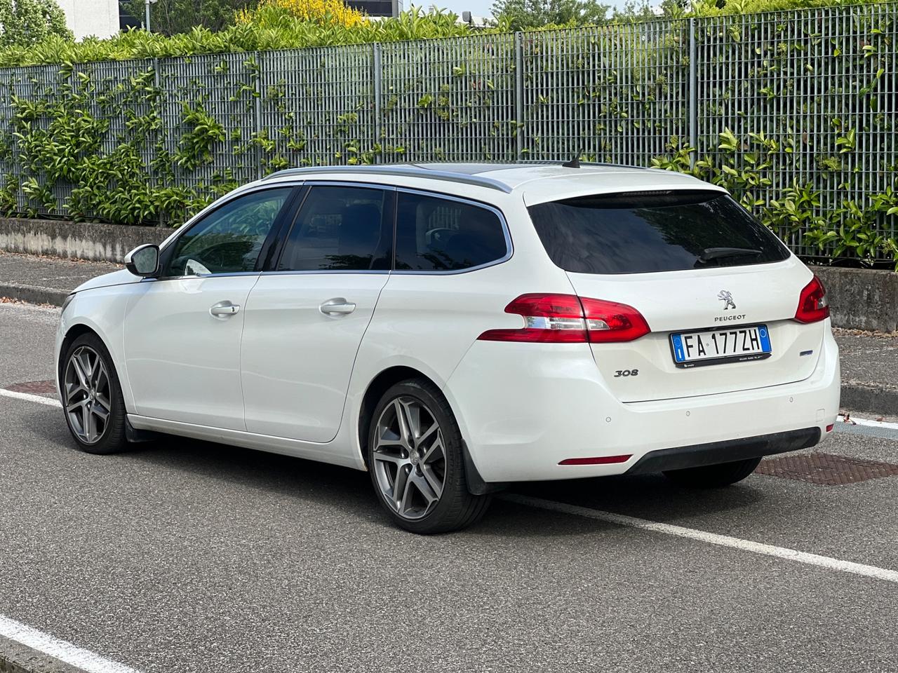 Peugeot 308 BlueHDi 120 S&S EAT6 SW GT Line
