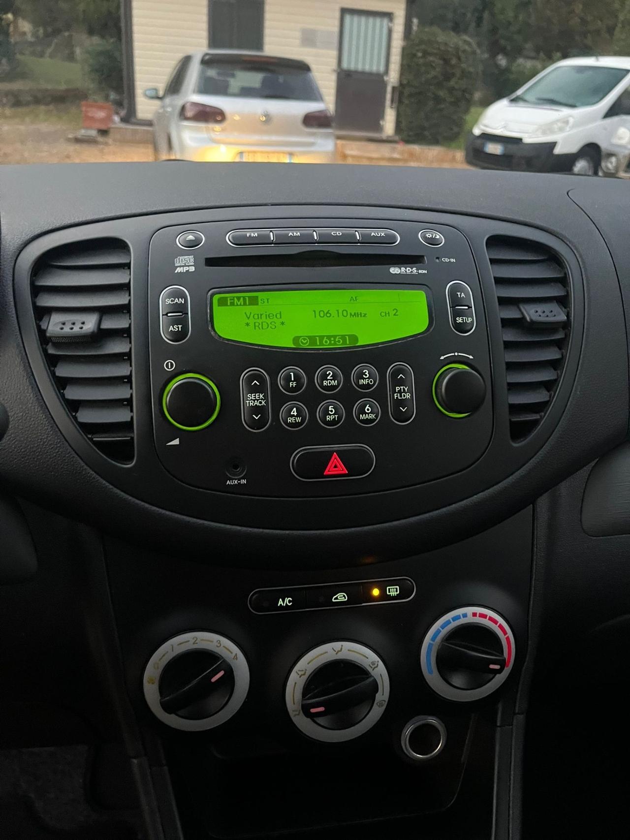 Hyundai i10 1.1 Benzina - Neopatentati