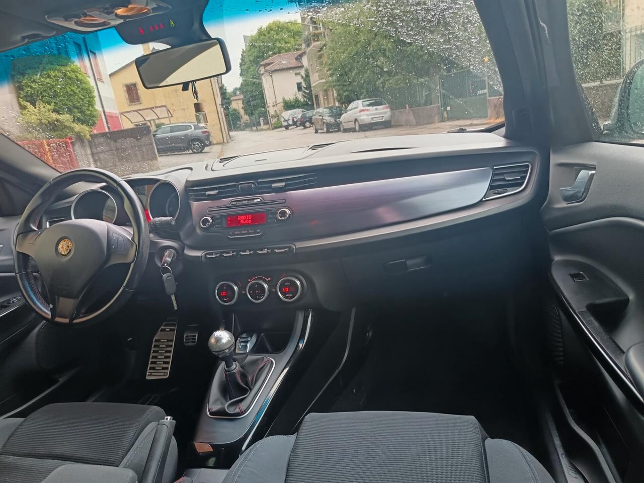 Alfa Romeo Giulietta 2.0 JTDm-2 140 CV Distinctive ok neo patente