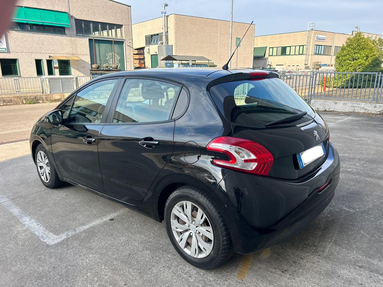 Peugeot 208 1.4 HDi 68 CV 5 porte