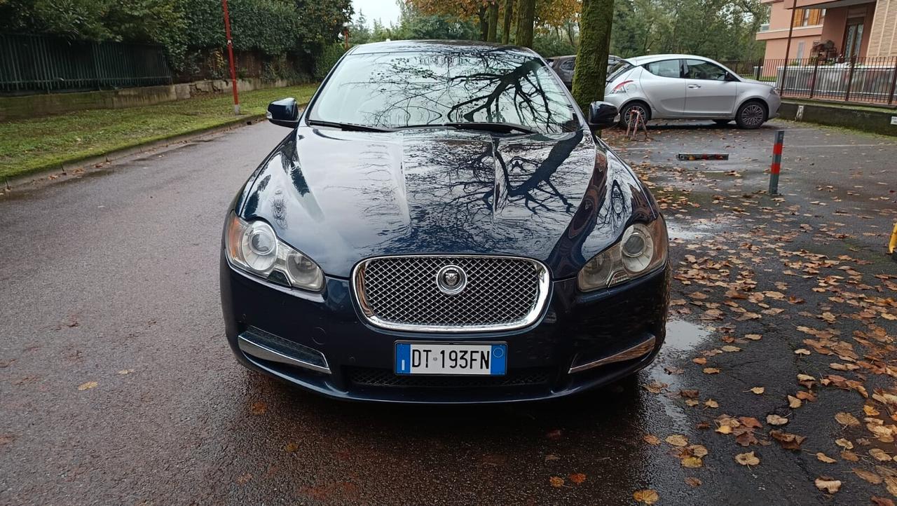 Jaguar XF 2.7D V6 Premium Luxury