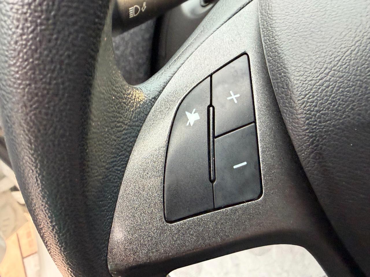Lancia Ypsilon 1.2 69 cv. ELEFANTINO BLU