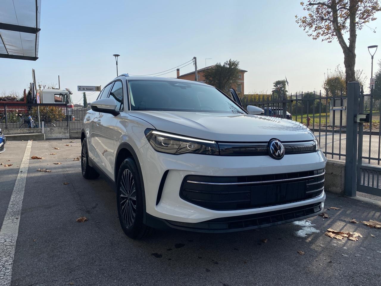 Volkswagen Tiguan 1.5 eTSI 130 CV ACT DSG Life - GANCIO TRAINO