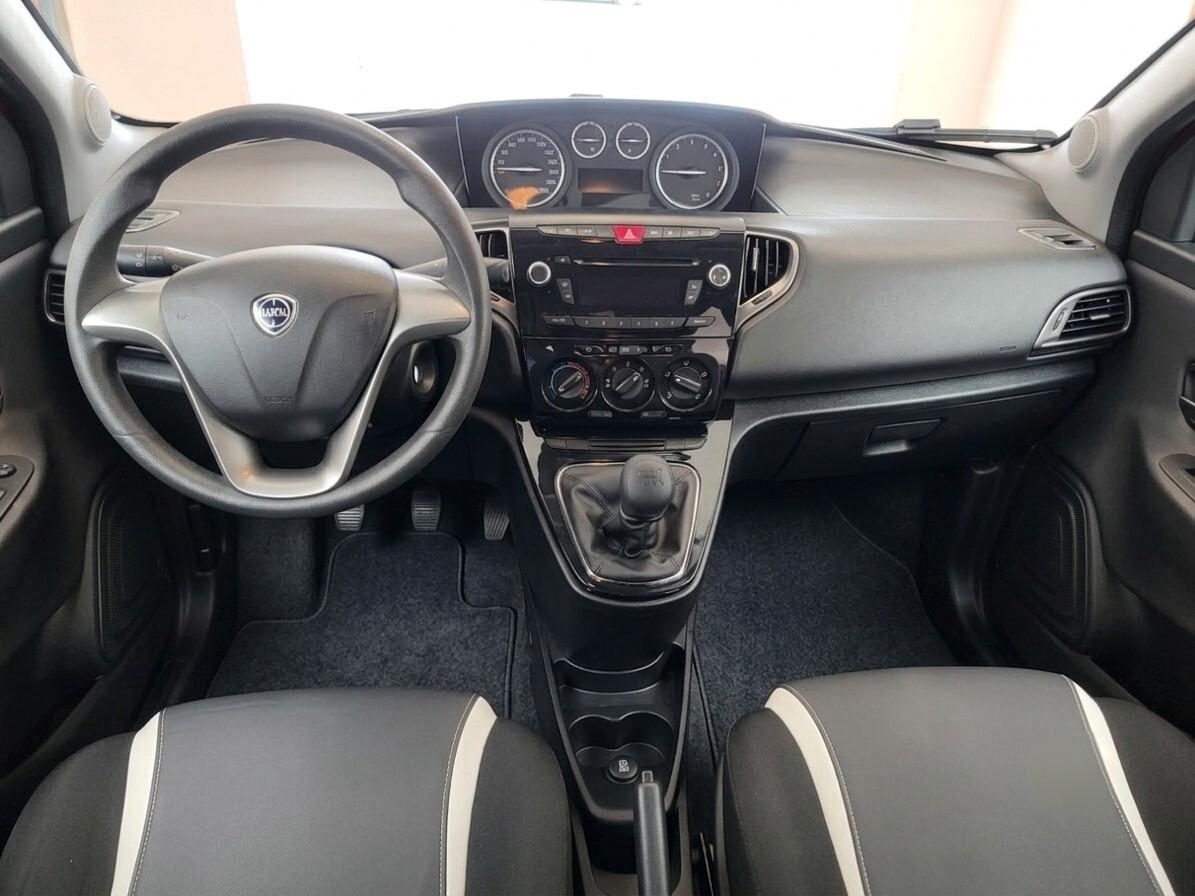 Lancia Ypsilon 0.9 TwinAir 85 CV 5 porte Metano