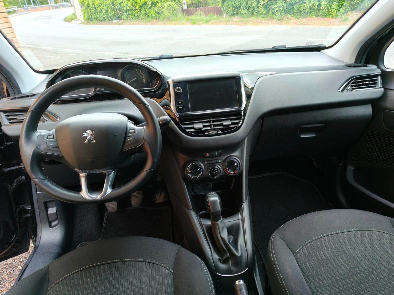 Peugeot 208 PureTech 82 5 porte Allure
