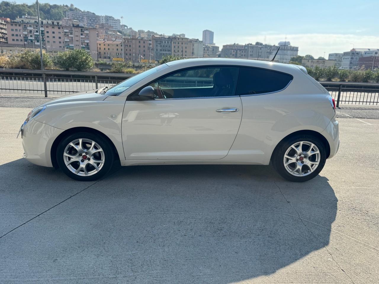 Alfa Romeo MiTo 1.3 JTDm 16V 90 CV Distinctive Sport Pack