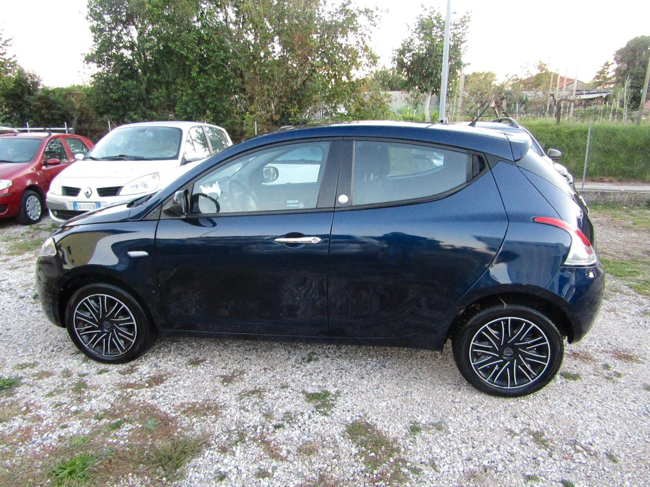 Lancia Ypsilon 1.2 5 porte Gold GPL originale
