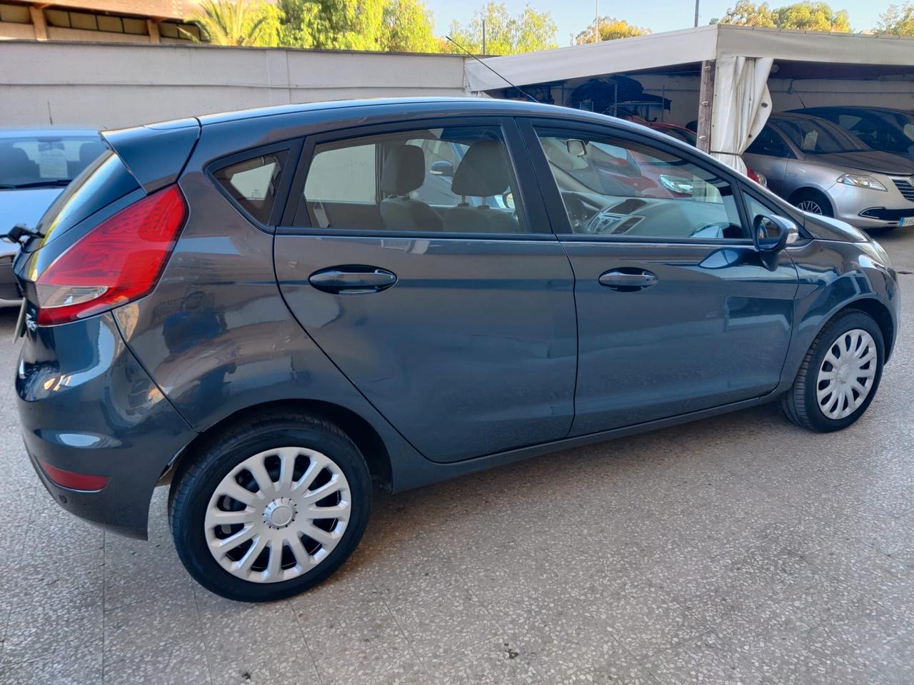 Ford Fiesta 1.4 5 porte Bz.- GPL Titanium