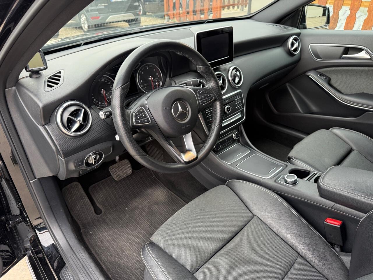 Mercedes-benz A 200 d Automatic Premium