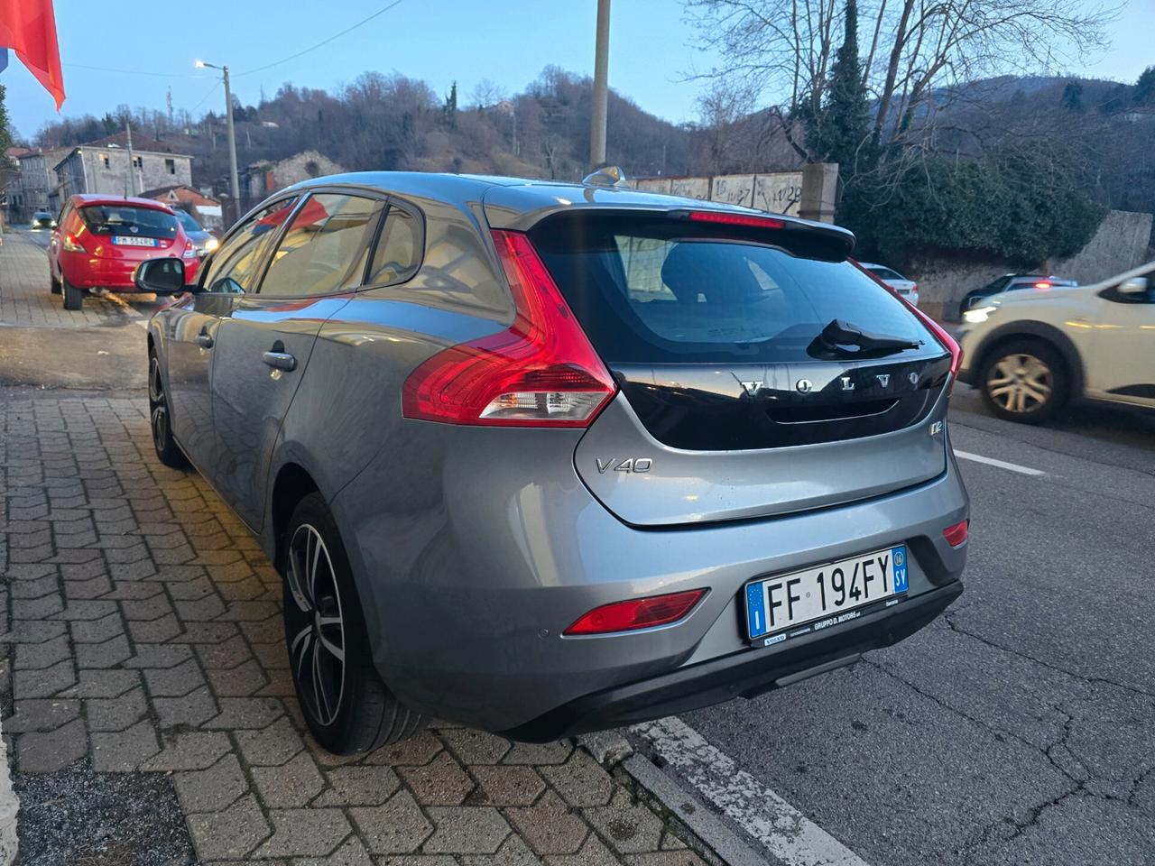 Volvo V40 D2 R design 2016 euro6 UNICOPROP