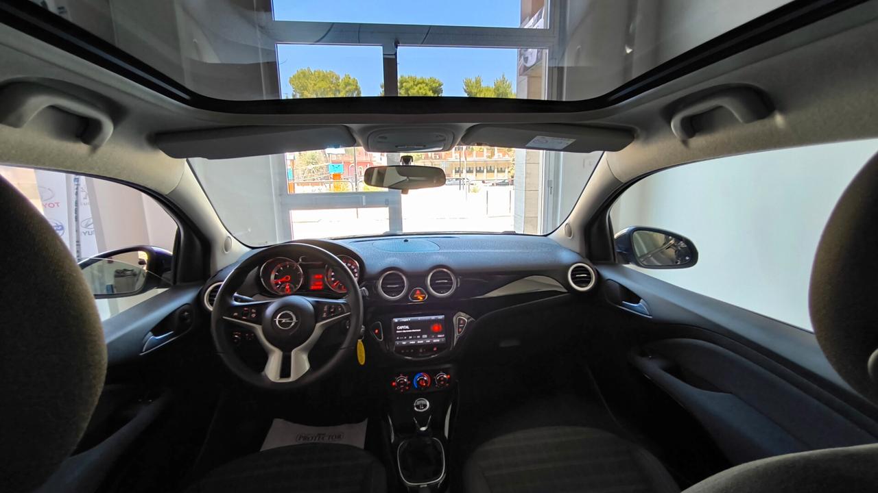 Opel Adam 1.2 70 CV Slam