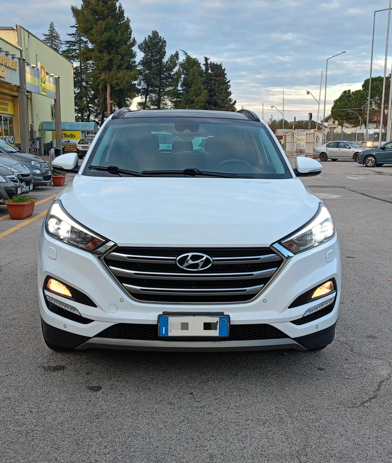 Hyundai TUCSON 1.7 CRDi 2WD Xpossible