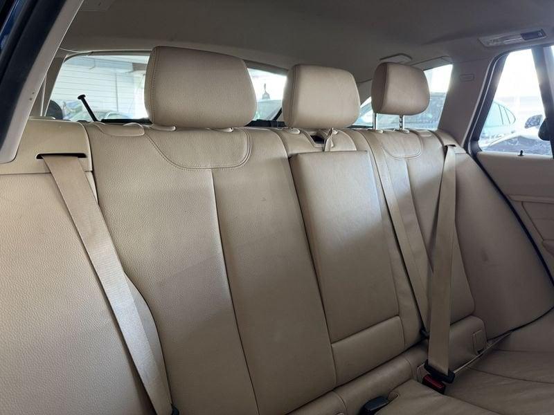 BMW Serie 3 Touring 320d xDrive Business Advantage