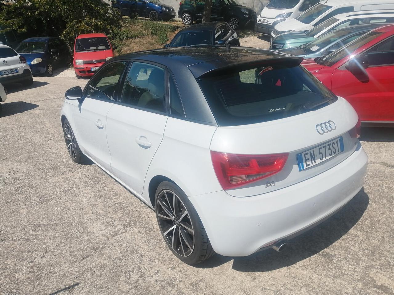 Audi A1 1.6 TDI S tronic S LINE.