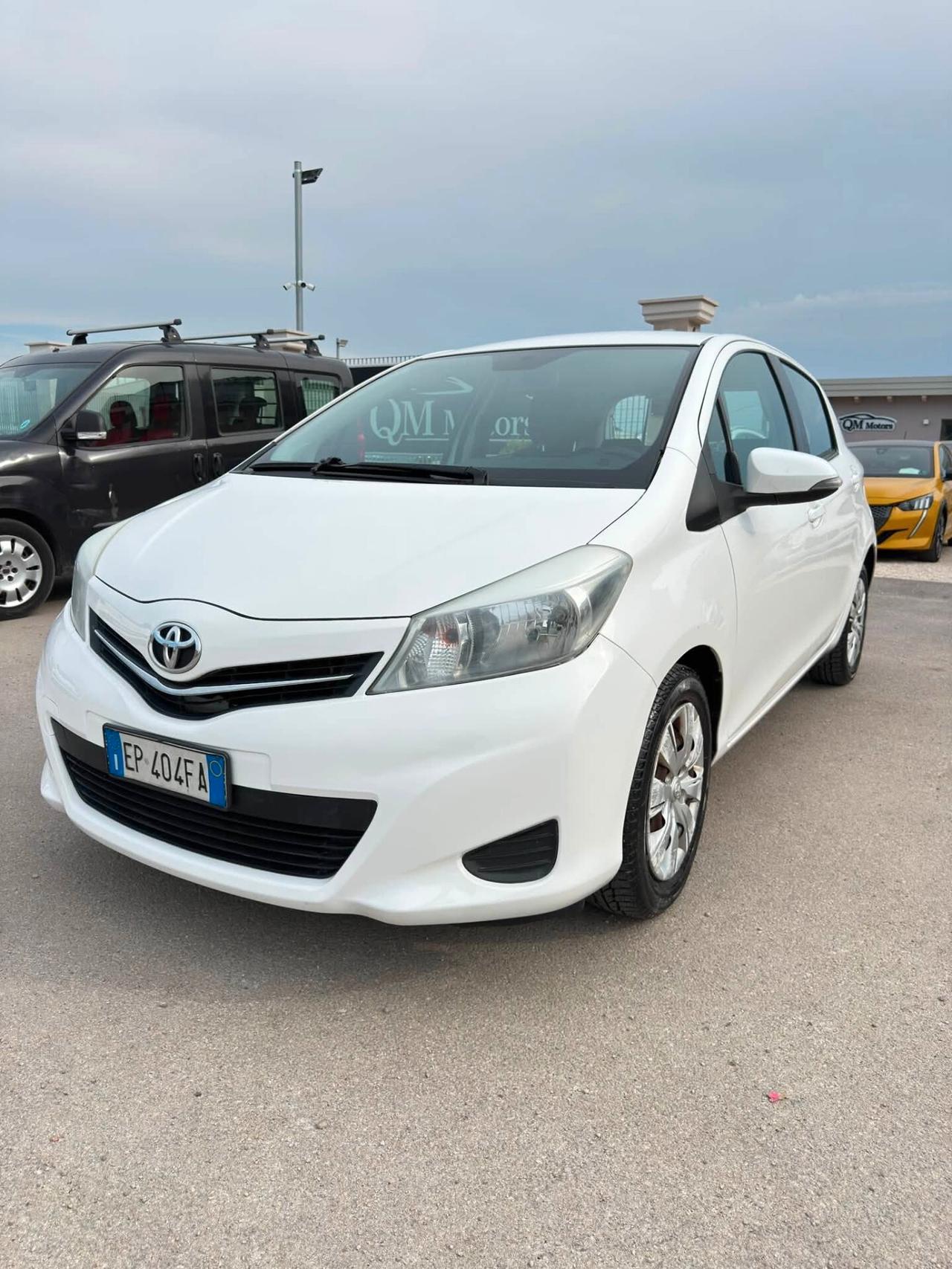 Toyota Yaris 1.0 5 porte Lounge