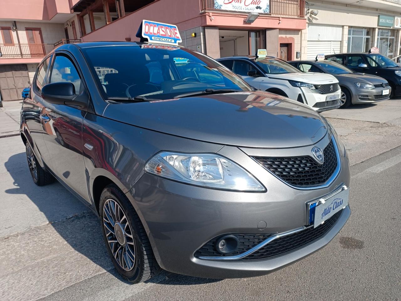Lancia Ypsilon 1.2 69 CV 5 porte GPL Ecochic Platinum