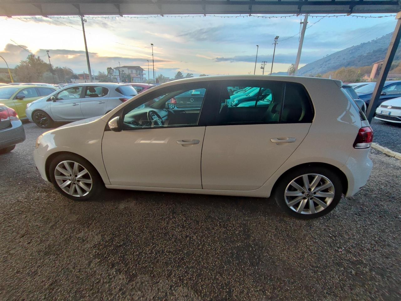Volkswagen Golf 1.6 TDI DPF DSG 3p. Highline