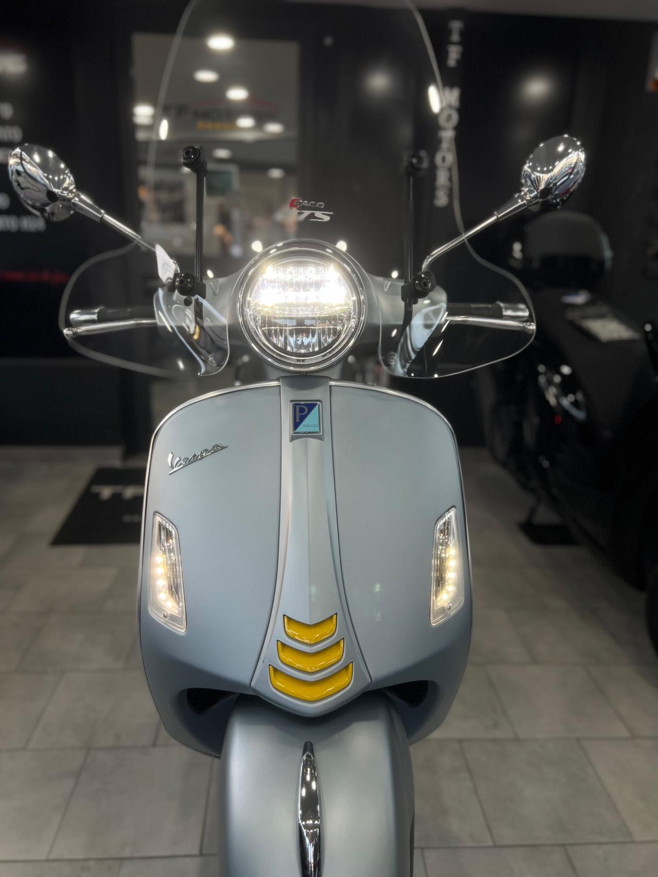 Piaggio Vespa 300 GTS SUPER TECH - 2022
