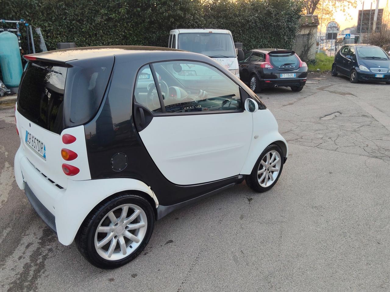Smart ForTwo 700 coupé pure (37 kW)