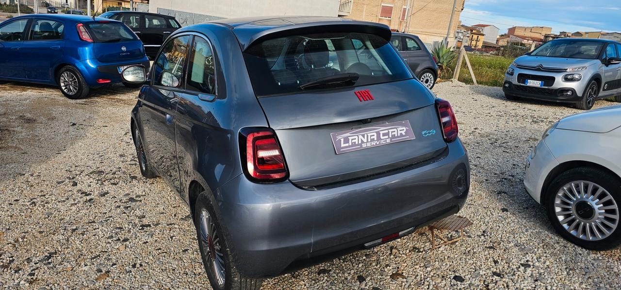 Fiat 500 500e Berlina 42 kWh La Prima