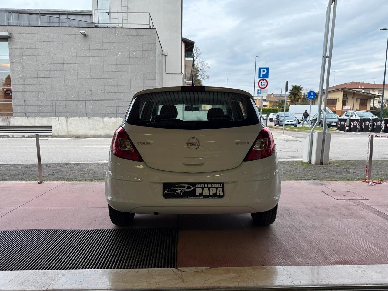 Opel Corsa 1.2 5 porte