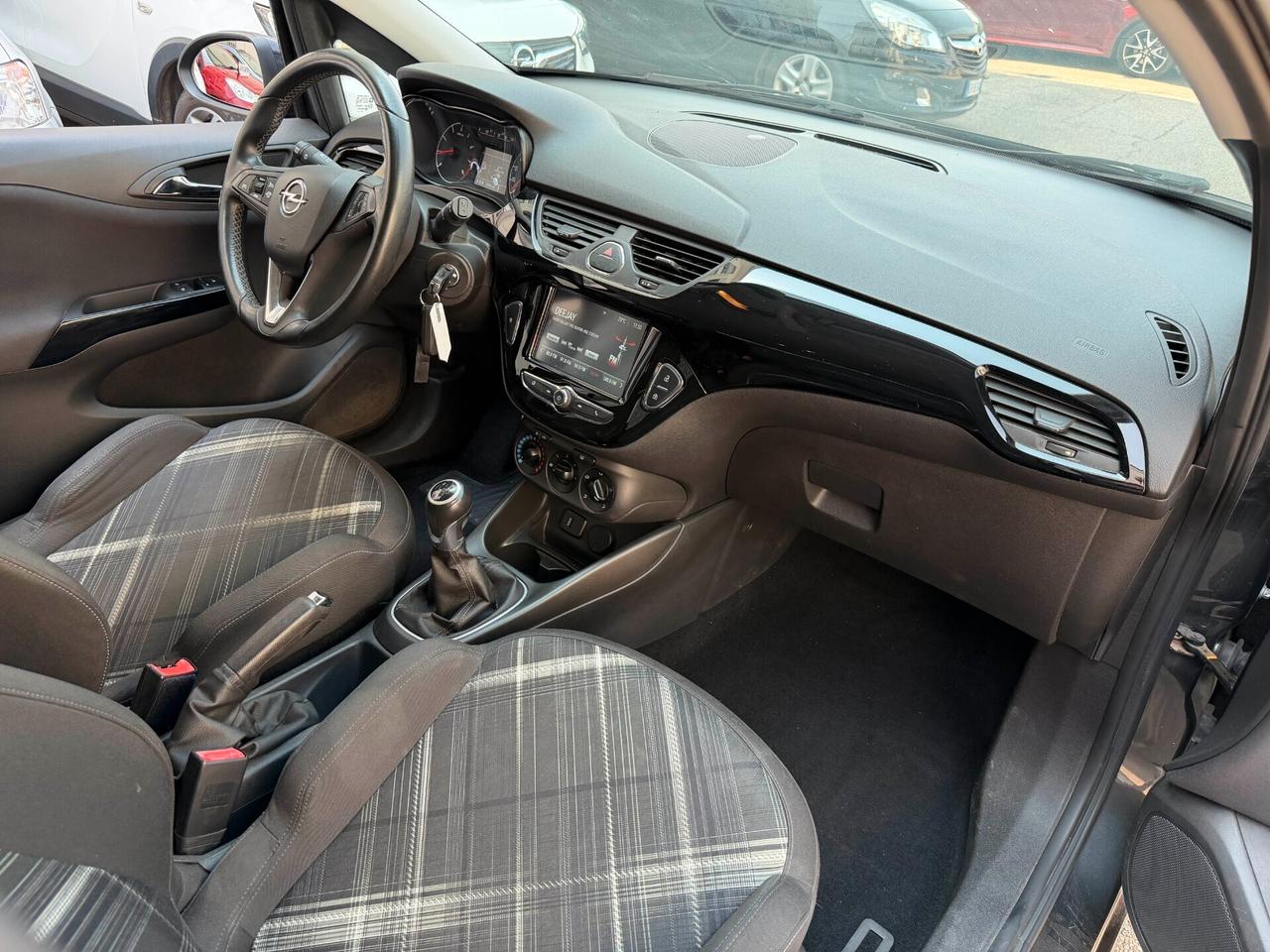 Opel Corsa 1.2 5 porte NEOPATENTATI