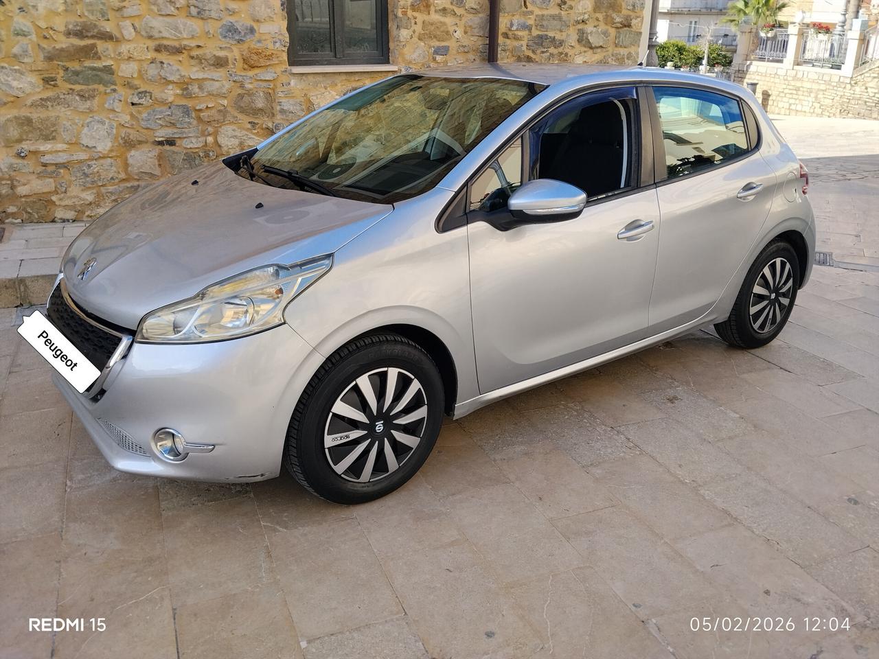 Peugeot 208 1.4 HDi 70 CV 5 porte Allure