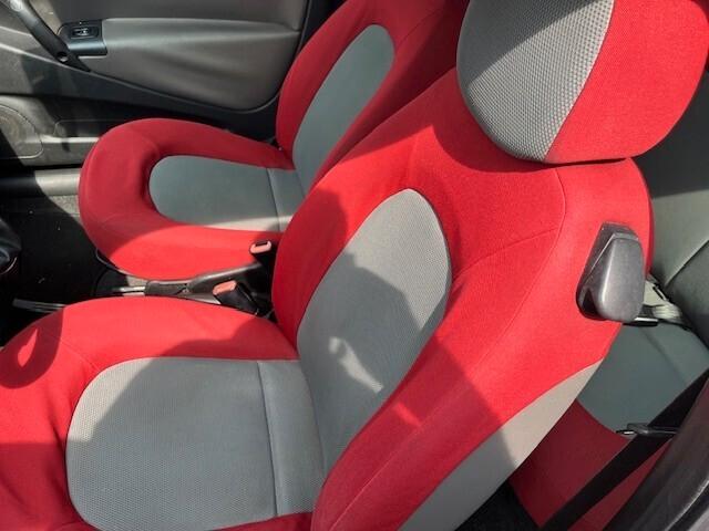 Lancia Ypsilon 1.4 16V Argento