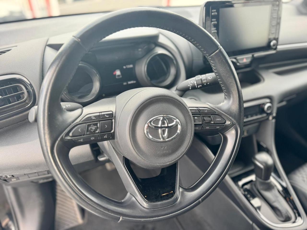 Toyota Yaris 1.5 Hybrid 5 porte Lounge tetto panoramico