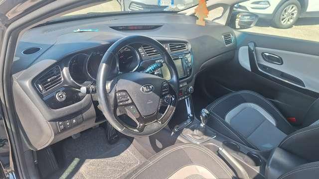 Kia Ceed / cee'd Ceed SW 1.6 crdi High Tech stop