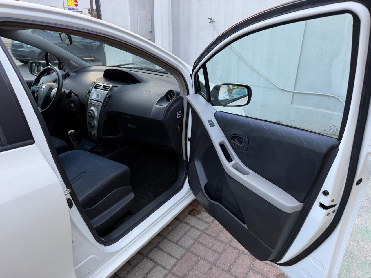 Toyota Yaris 1.0 Sol - GARANZIA