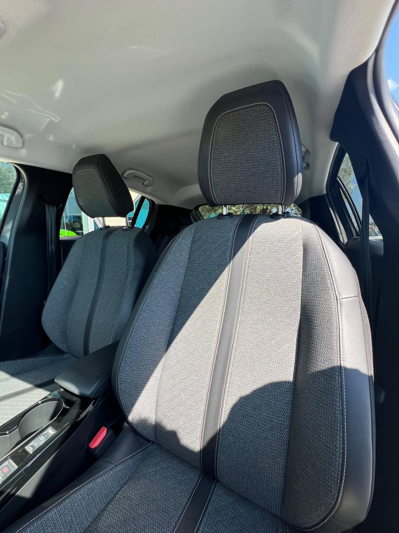 Peugeot 208 PureTech 100CV Allure - possibilità noleggio no scoring