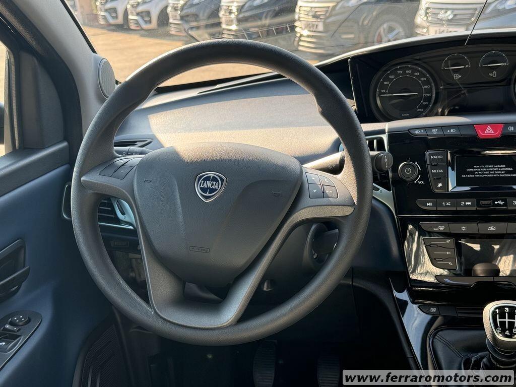 Lancia Ypsilon 1.0 Hybrid Silver NOLEGGIO RENT TO BUY