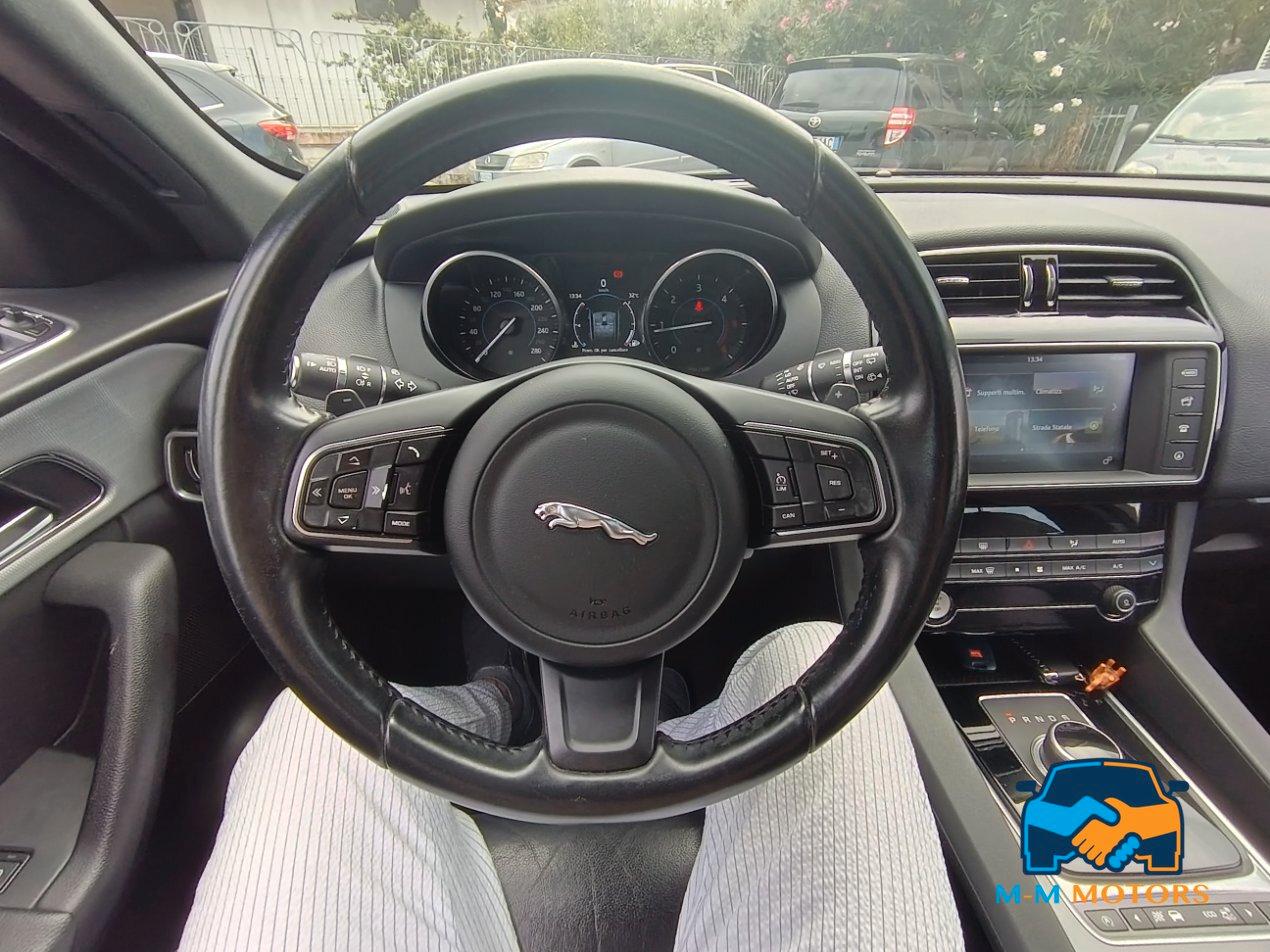 Jaguar F-Pace 2.0d Portfolio awd 180cv auto