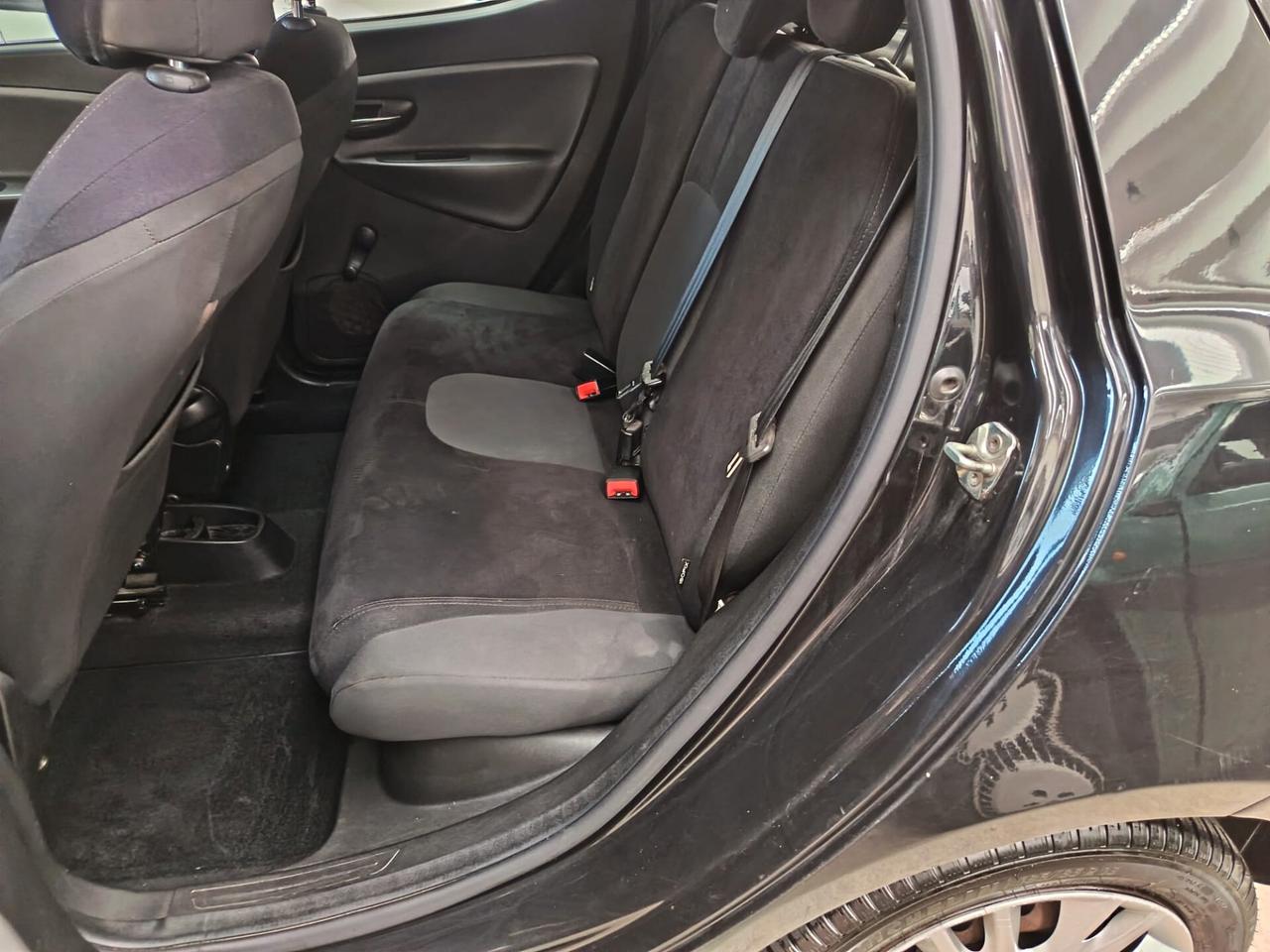 Lancia Ypsilon 1.3 MJT 16V 95 CV 5 porte S&S Silver