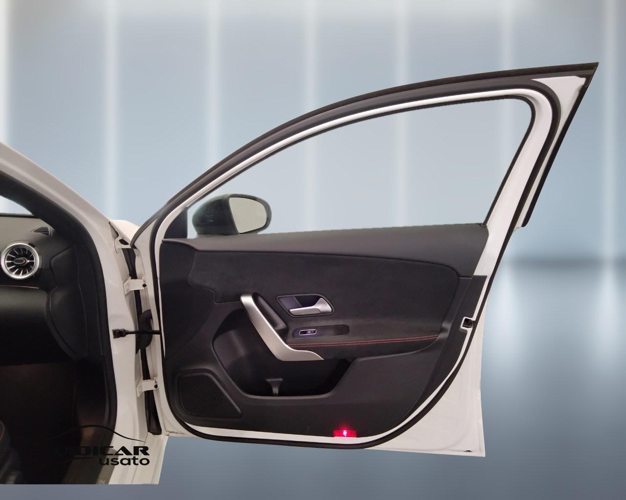 Mercedes-Benz Classe A - W177 2018 - A 180 d Premium auto