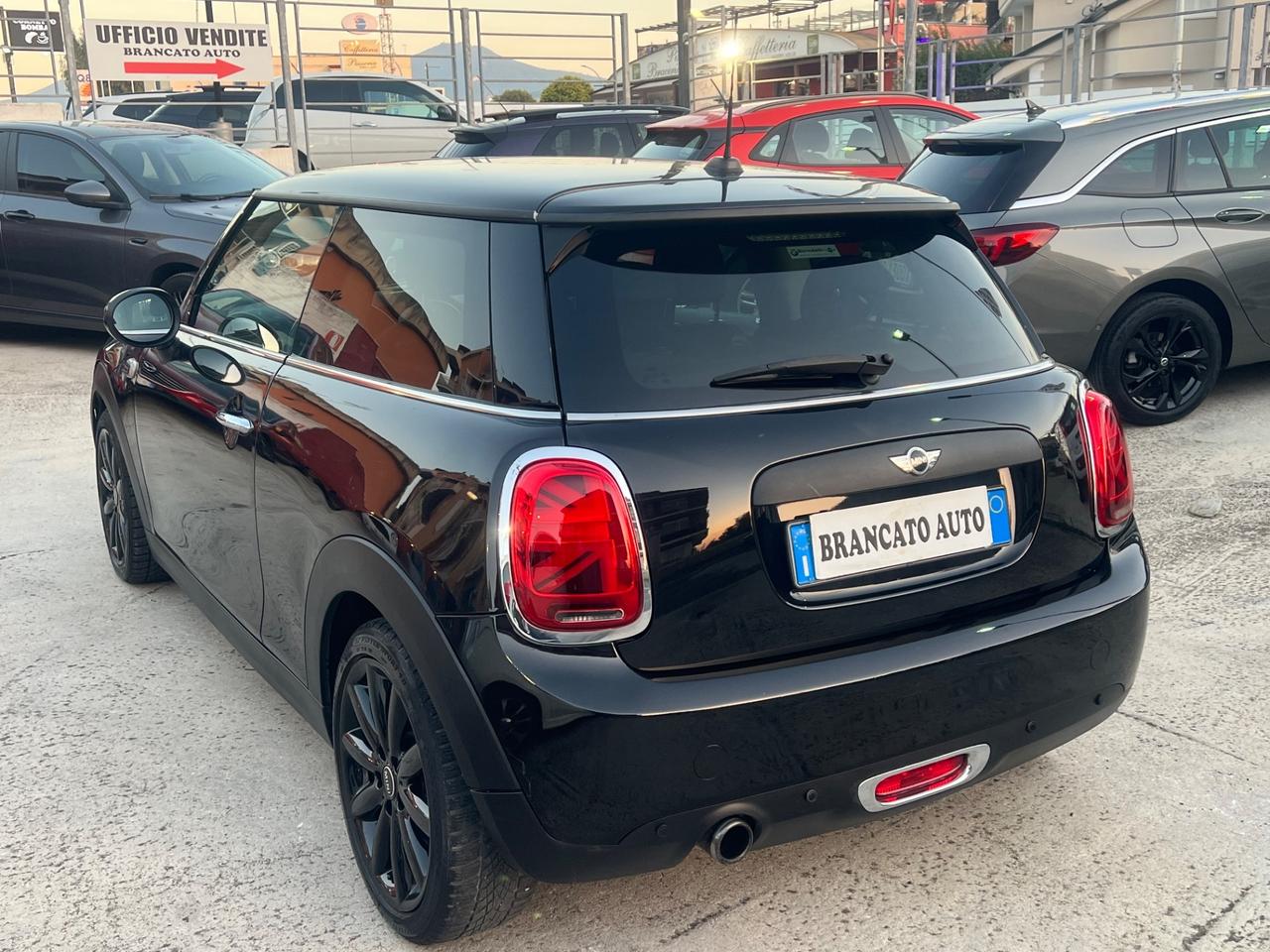 Mini One Mini one 75cv total black neopatentati