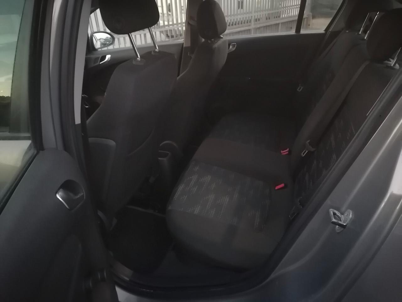 OPEL CORSA 1.2 5 Porte Club 63KW 2011