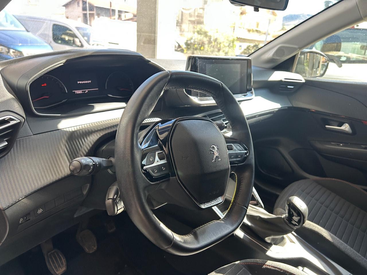 Peugeot 208 1.2 5p. Allure 05/2022 “ NEOPATENTATI “