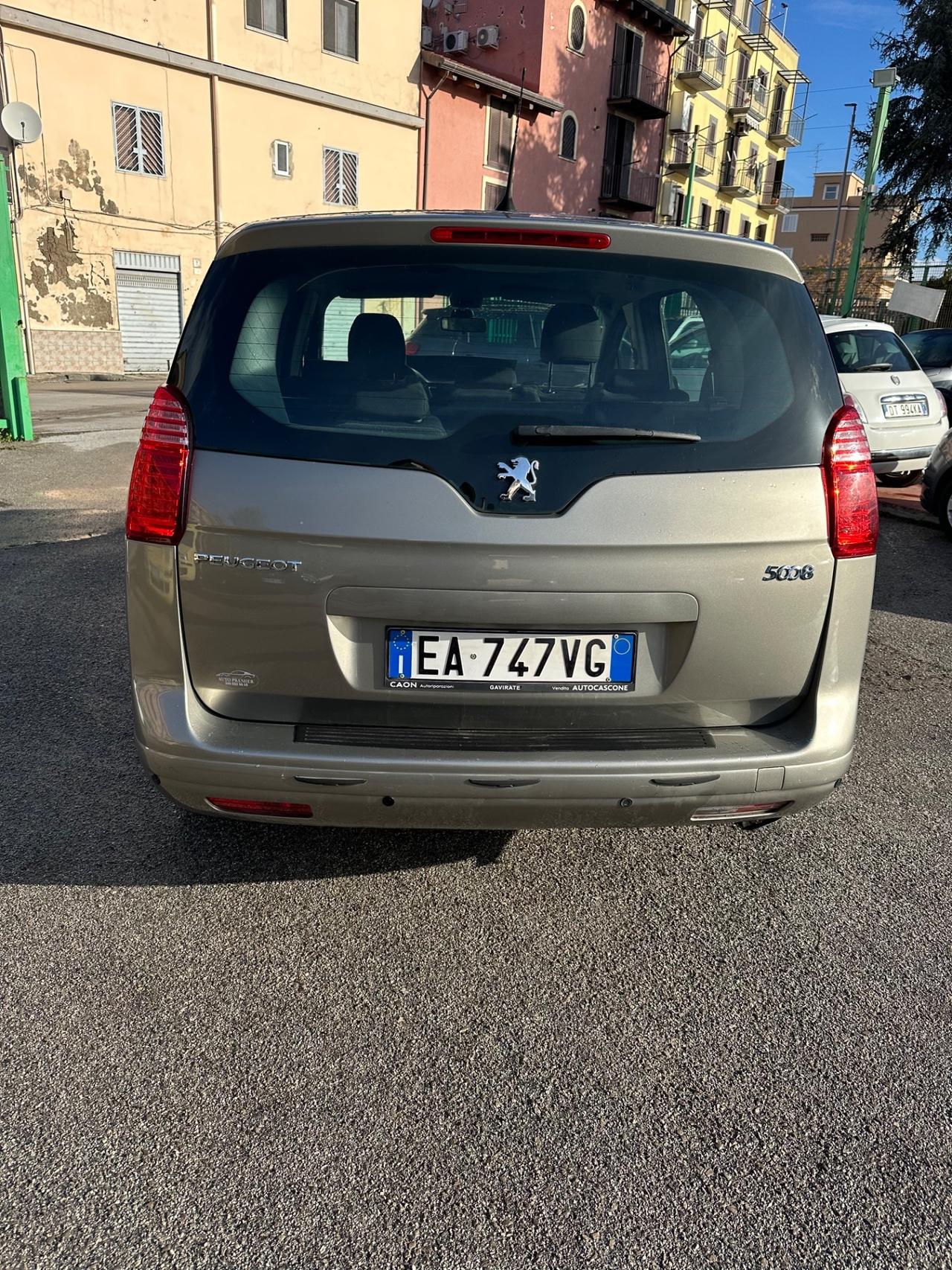 Peugeot 5008 1.6 HDi 110CV Féline
