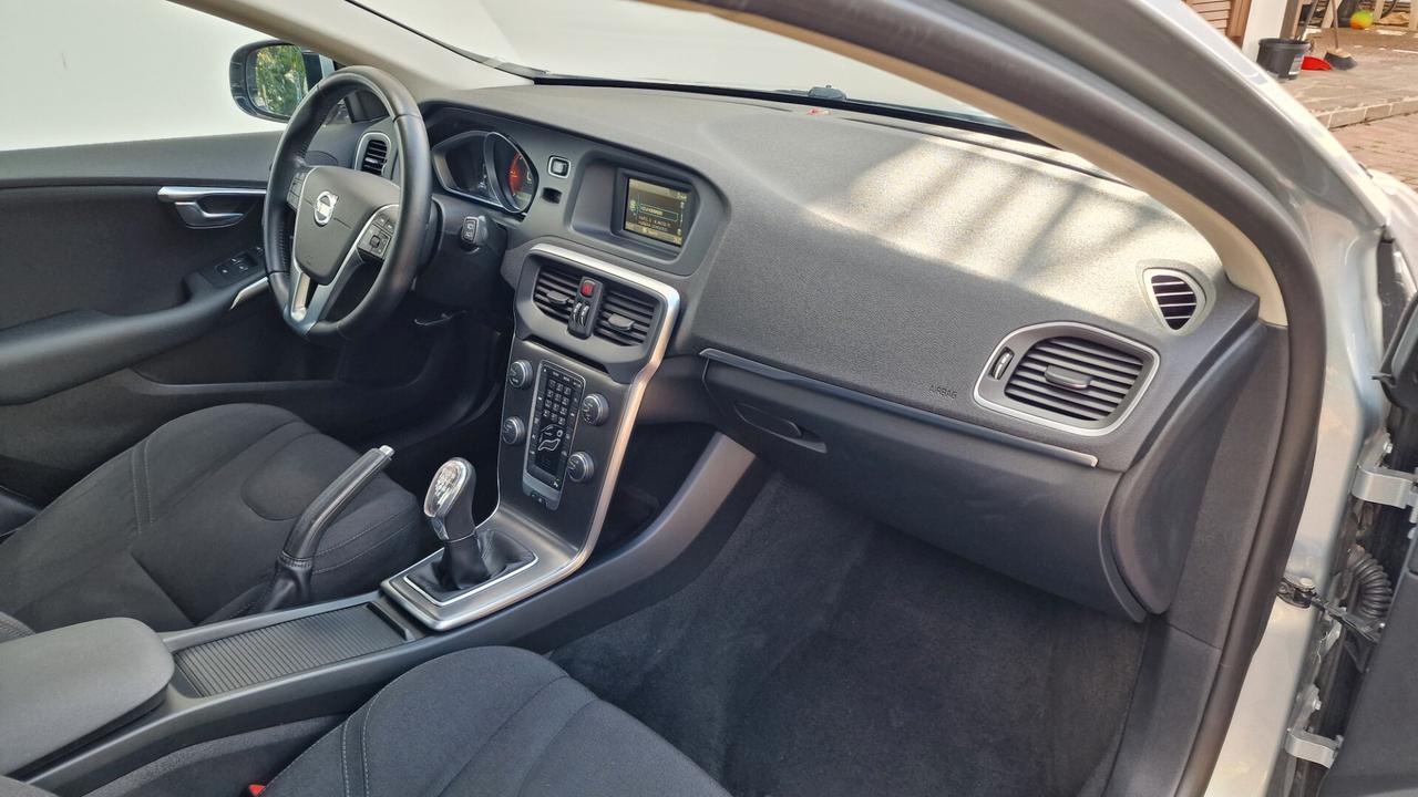 Volvo V40 D2 1.6 Summum