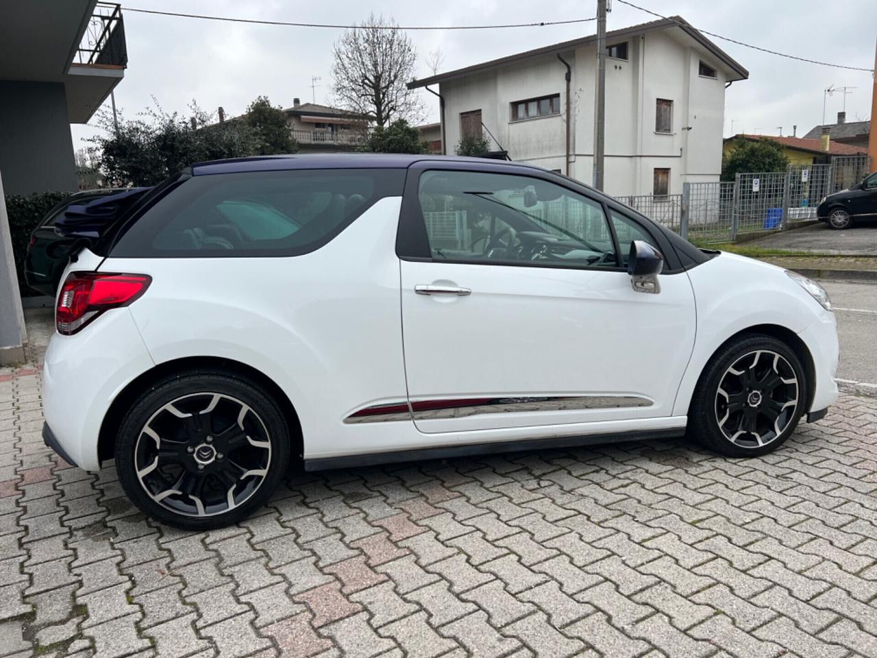 Ds DS3 3 1.2 VTi 82 So Chic Cabrio ok Neopatentati