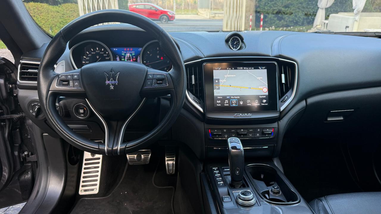 Maserati Ghibli V6 Diesel Gransport TETTO